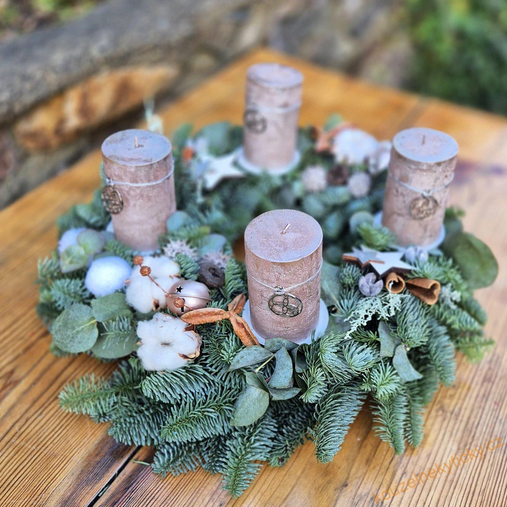 Adventní Chvojový Nobilis 40cm Rustical do ledové měděné