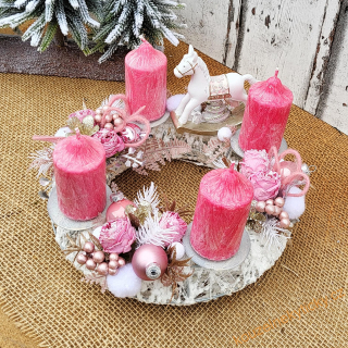 Adventní věnec - sněhový zdobený do růžova s koníkem 