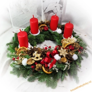 Adventní Chvojový Nobilis 33cm tradiční červená 