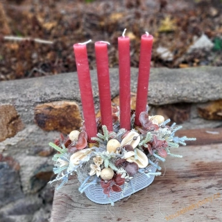 Adventní svícen - Starorůžové konické svíčky 