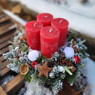 Adventní věnec  / umělý / -  Klasicky červený 