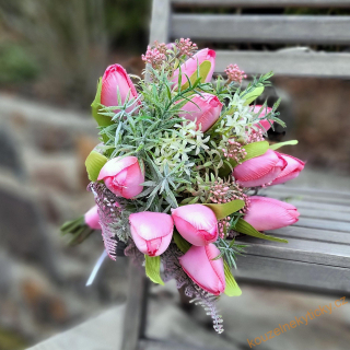 Menší tulipánová kytice - růžová 