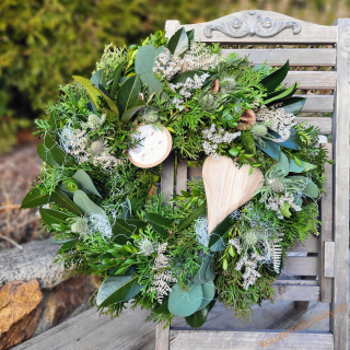 Věnec  mix přírodnin - Dřevěné srdíčko 